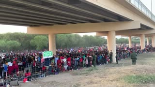 People arriving at the Bridge this morning waiting to cross into the US.