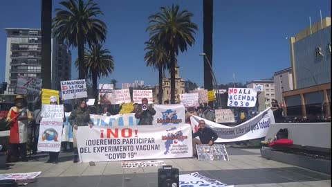 Chile: Vaccine passport/COVID restriction protest Nov. 21, 2021