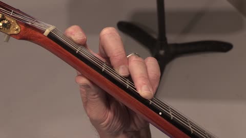 Tech Tip Difficult Stretches Video #4: Prelude in Dm (Bach) Fingers Lean Left