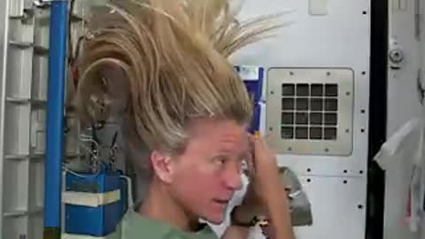 This is how you wash your hair in space, demonstrated by astronaut Karen