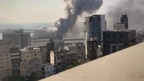 TNT Explosion Shock wave Shatters Glasses in Beirut Lebanon. Shocking Video