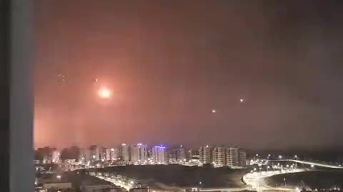 MOMENTS AGO - Ashkelon Israel tonight, Iron Dome vs Hamas rockets