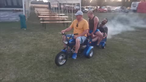 Fumbling on a moto trike