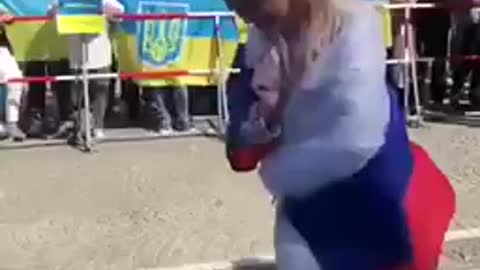 Russian dance in front of Ukrainians