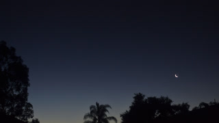 2021-02-14 Crescent moon setting [4K]