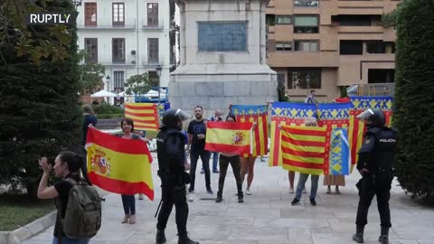 Spain: Thousands of left-wing protesters march on Day of Valencian Community - 09.10.2021