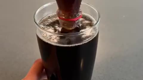 Best ways to drink foaming coke #lifetricks