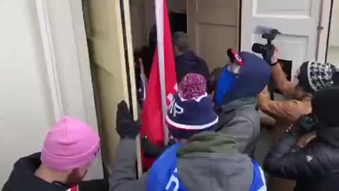 Capitol Police Open Building Doors to Protestors