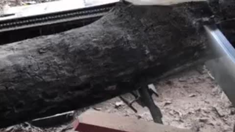 Milling logs