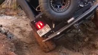 Jeep Wrangler YJ almost flipping